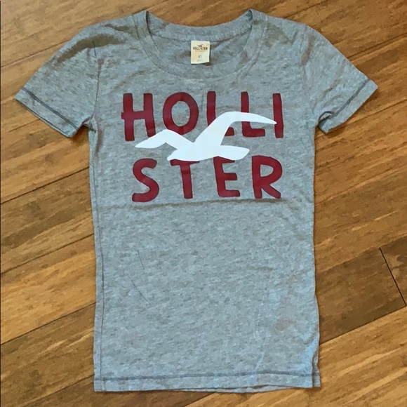 Hollister Tops - NEW HOLLISTER Women’s Graphic Tshirt Sz XSmall